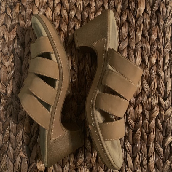 Croft & Barrow Slip On Sandals - Picture 1 of 6